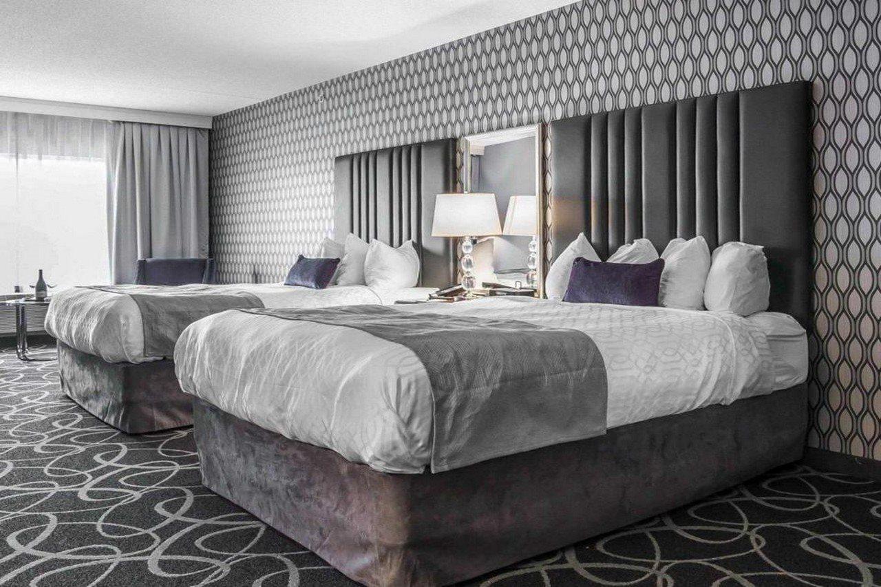 Park Manor Hotel Clifton Park Buitenkant foto A typical room at the Hilton Garden Inn