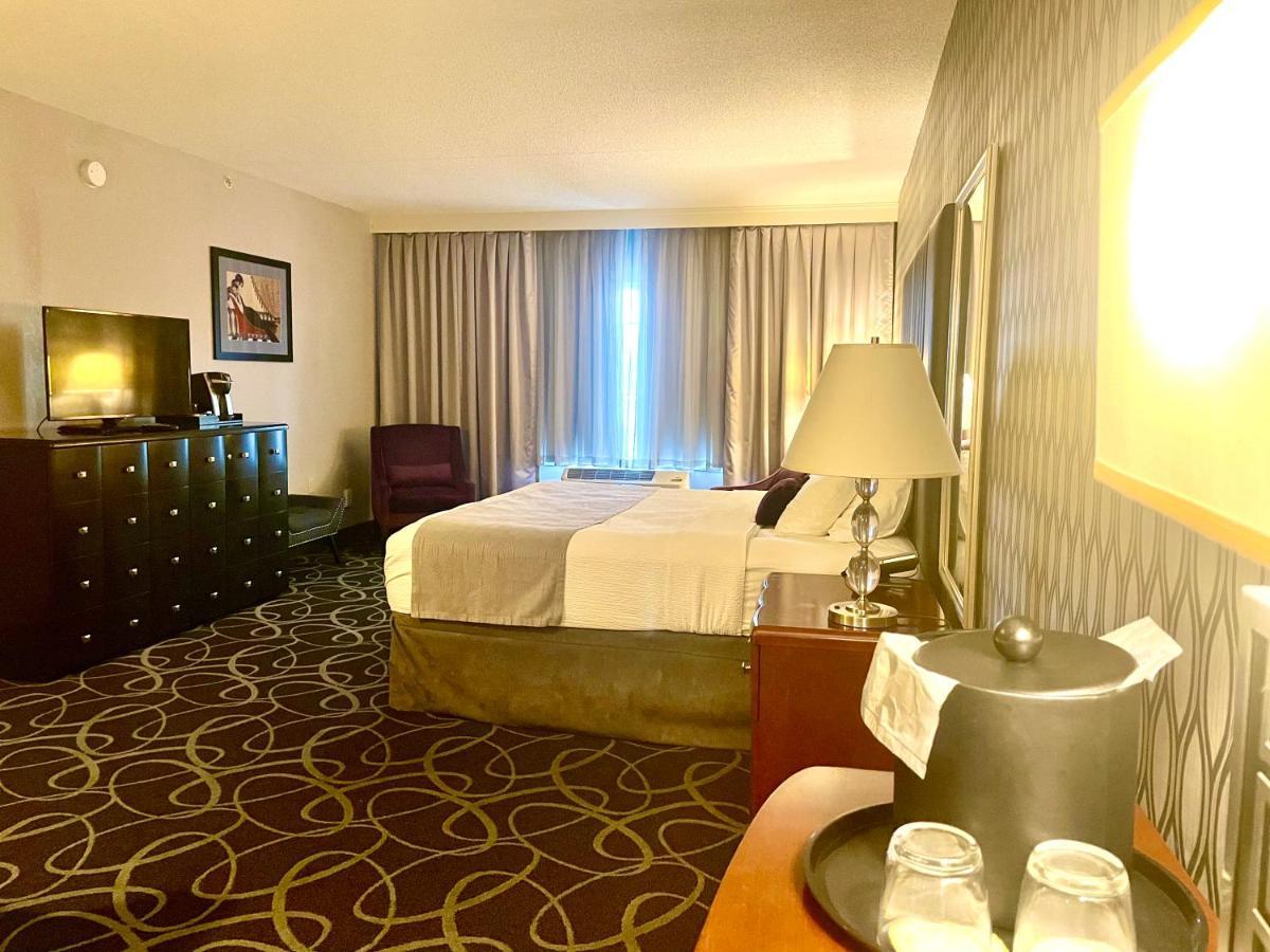 Park Manor Hotel Clifton Park Buitenkant foto A room at the hotel