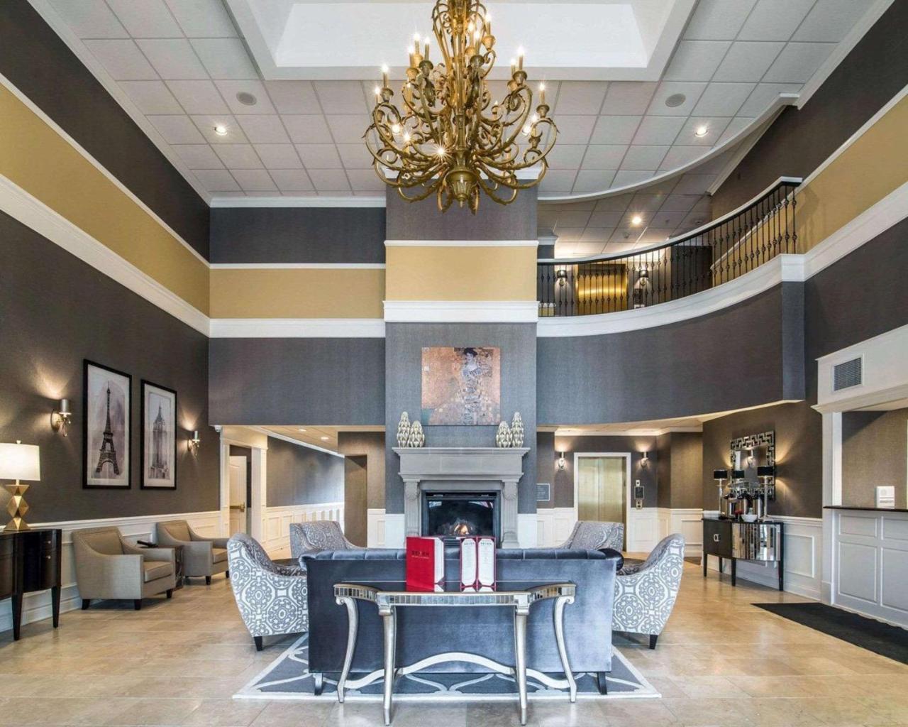 Park Manor Hotel Clifton Park Buitenkant foto The lobby of the hotel