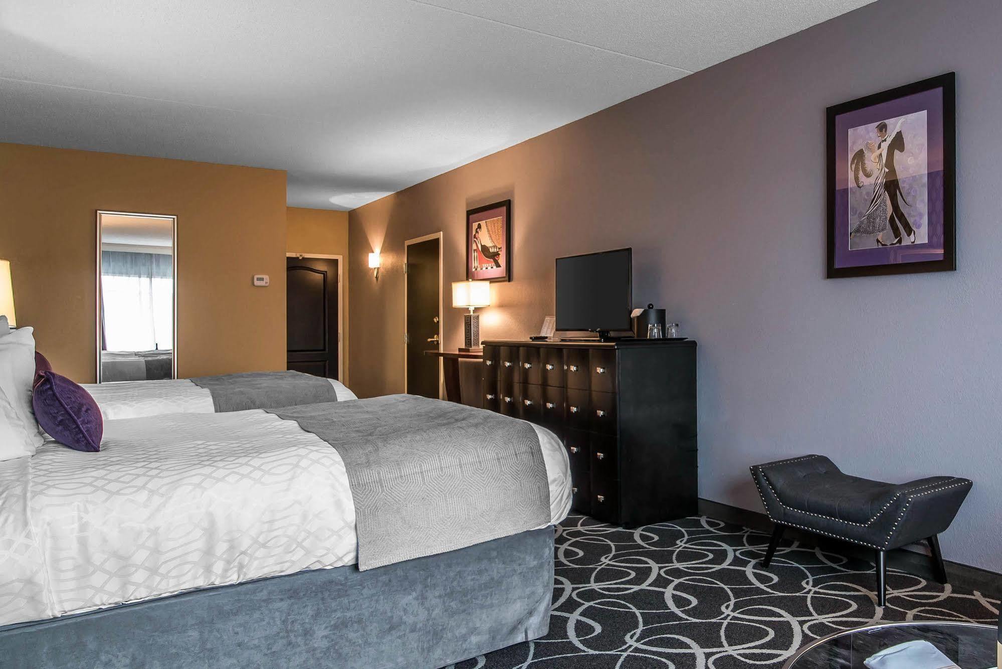 Park Manor Hotel Clifton Park Buitenkant foto A room at the hotel