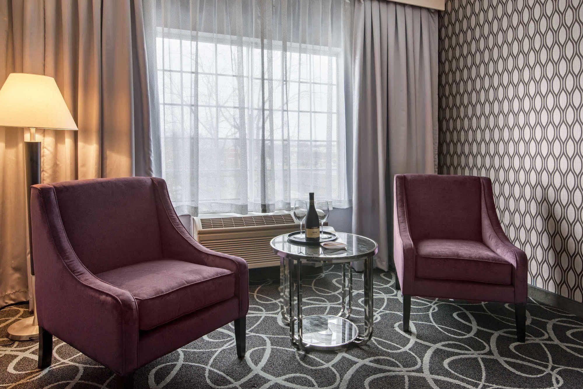 Park Manor Hotel Clifton Park Buitenkant foto A room at the hotel
