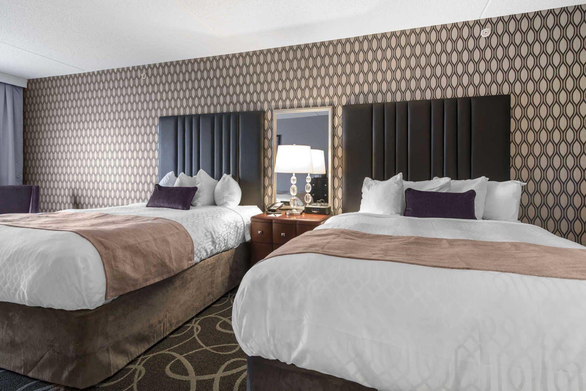Park Manor Hotel Clifton Park Buitenkant foto A typical room at the Hilton Garden Inn