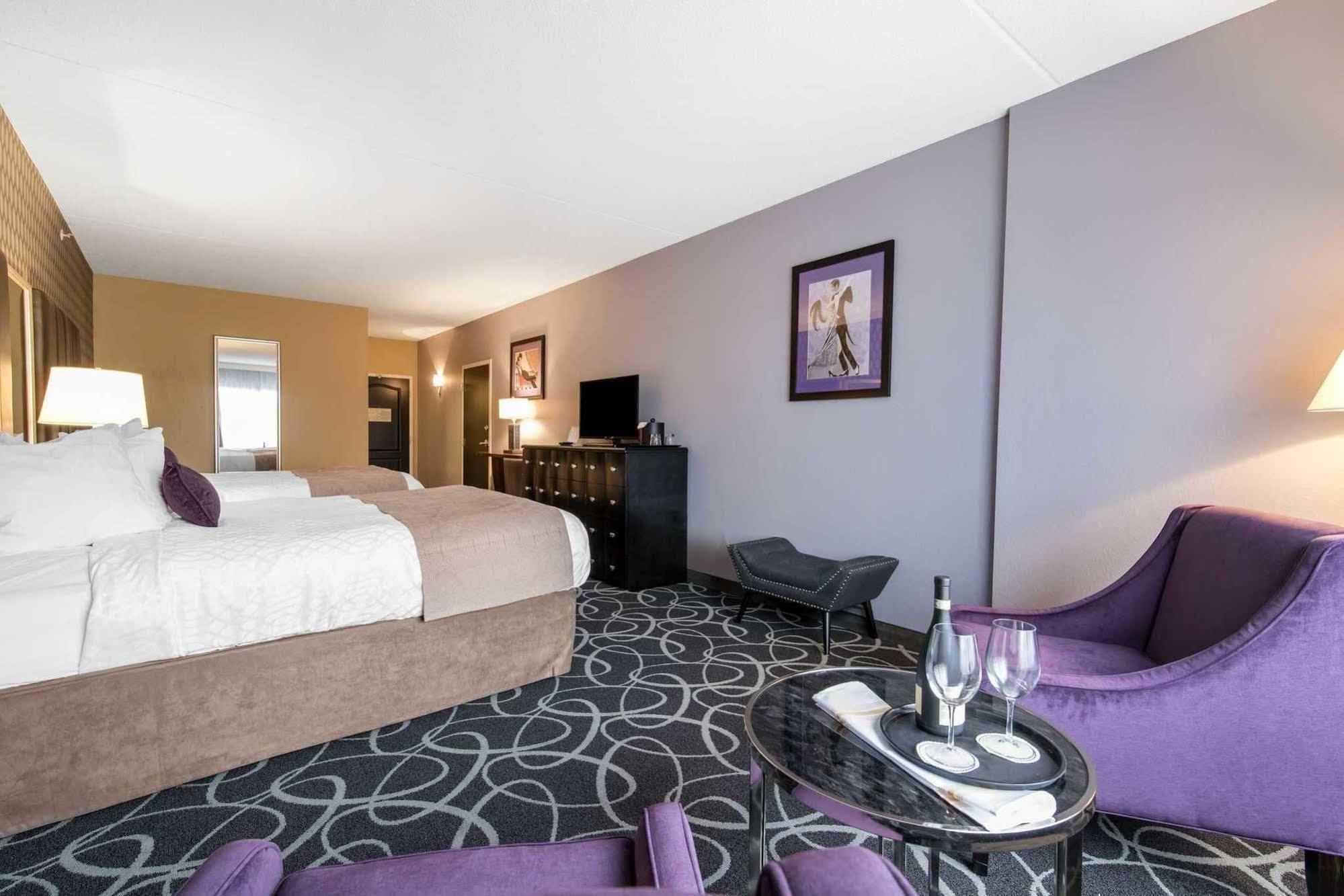 Park Manor Hotel Clifton Park Buitenkant foto A suite at the Hotel Indigo in San Francisco