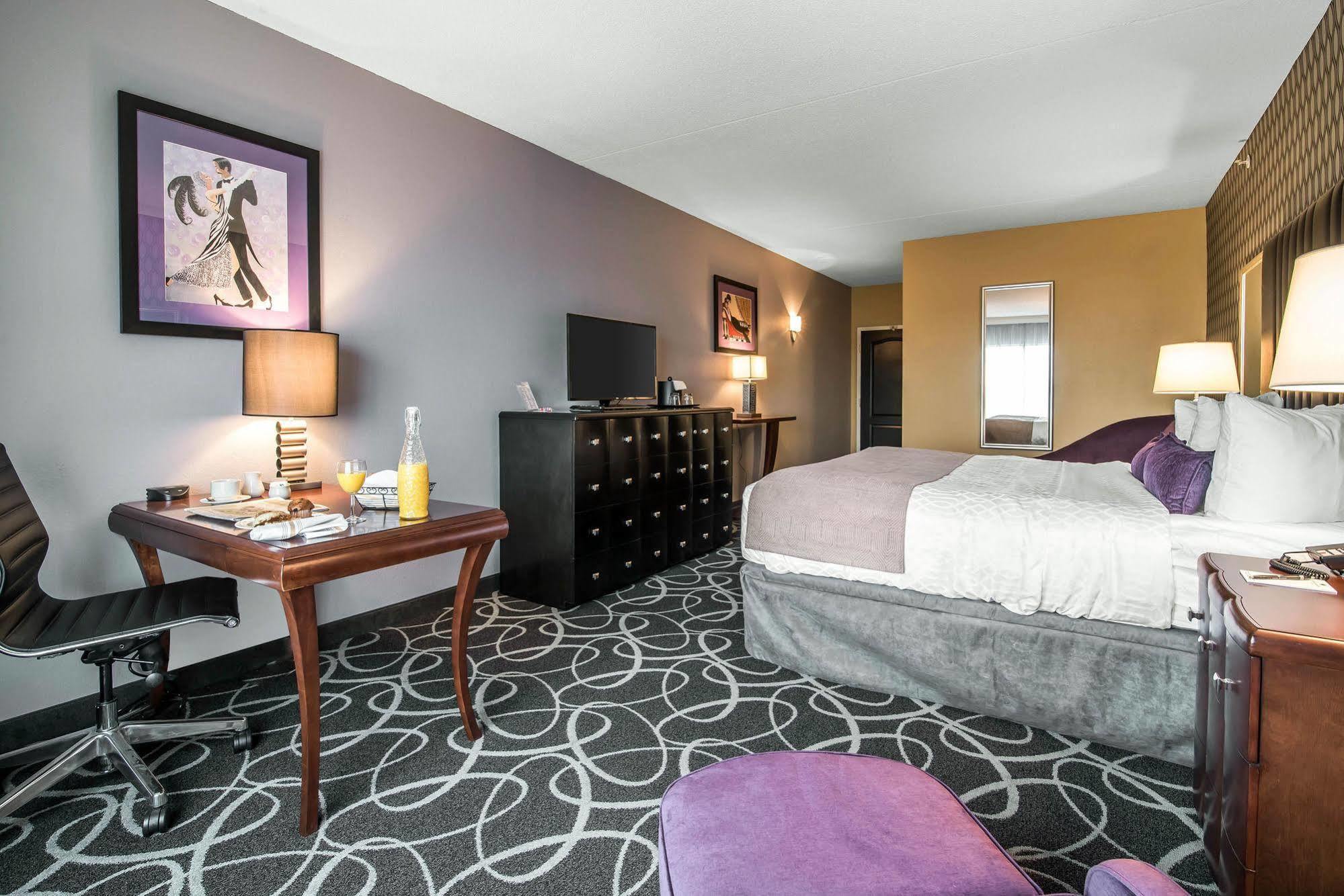 Park Manor Hotel Clifton Park Buitenkant foto A room at the hotel