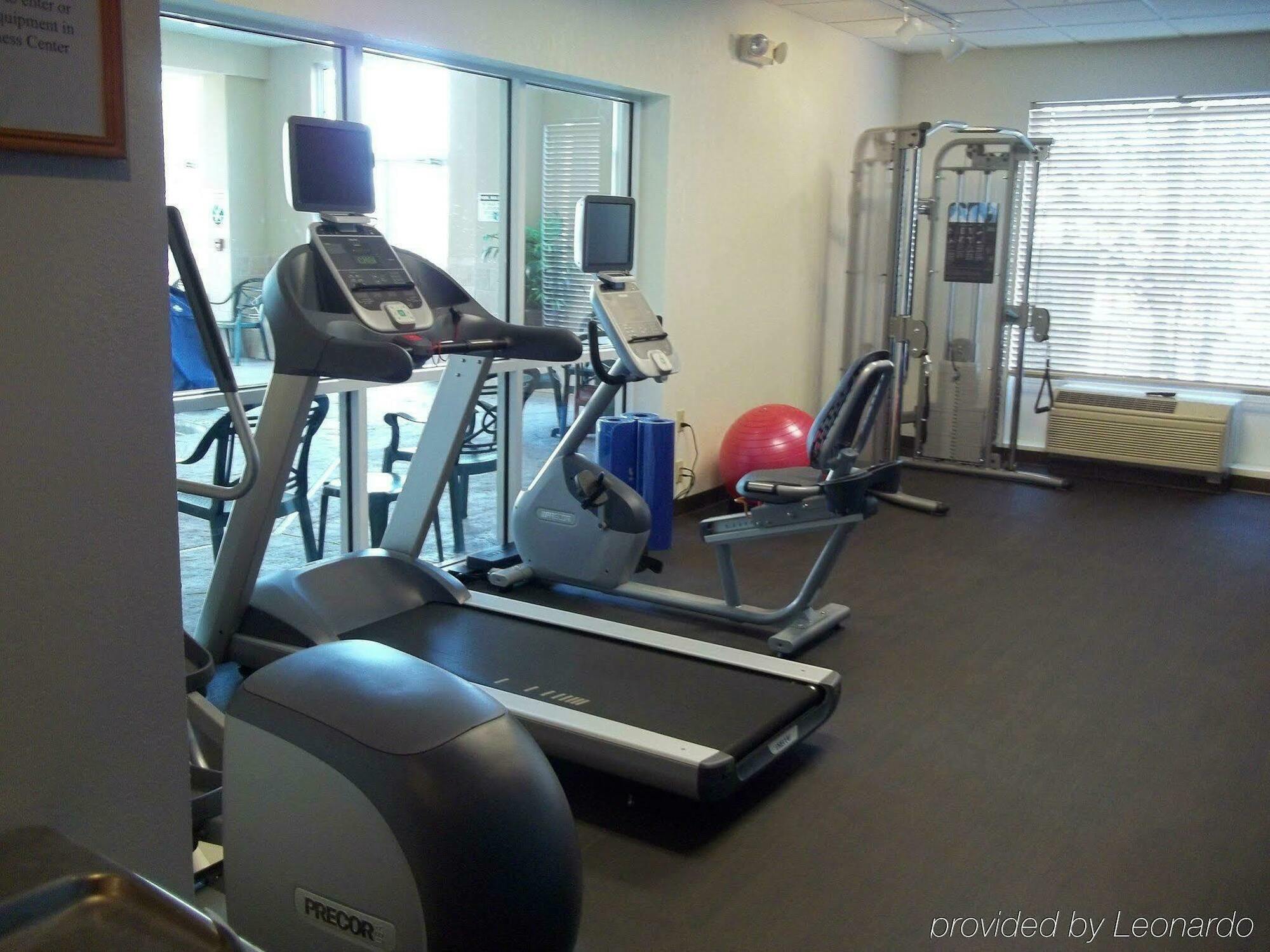 Park Manor Hotel Clifton Park Buitenkant foto A typical gym