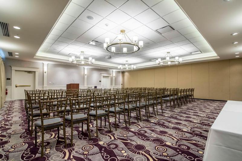 Park Manor Hotel Clifton Park Buitenkant foto The ballroom at the hotel